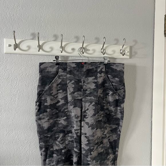 SPANX Twill Camo Print Joggers - Picture 3 of 6